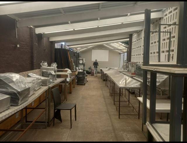 INDUSTRIAL PROPERTY TO RENT IN DEAL PARTY